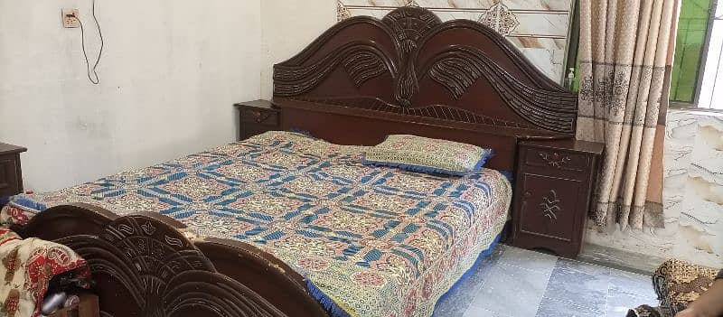 King/Double Bed, Dressing Table, Showcase Almirrah,استری اسٹینڈ 7