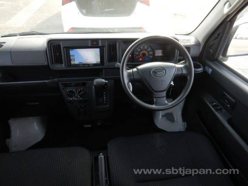 Daihatsu Hijet 2019 5