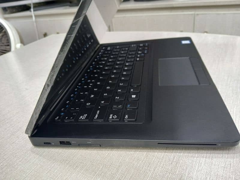 Dell 5490 1