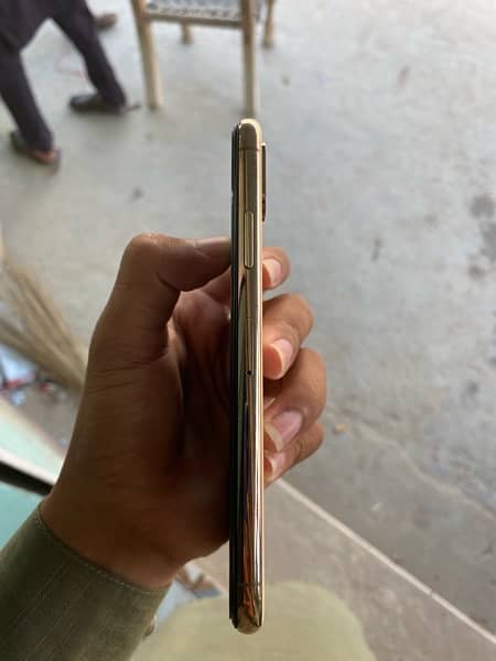 IPHONE XS NON PTA FACTORY UNLOCKED 2