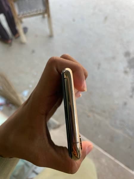 IPHONE XS NON PTA FACTORY UNLOCKED 4