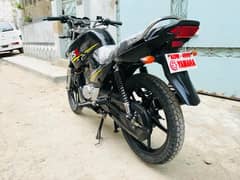 Yamaha ybr 125G number laga hua hai