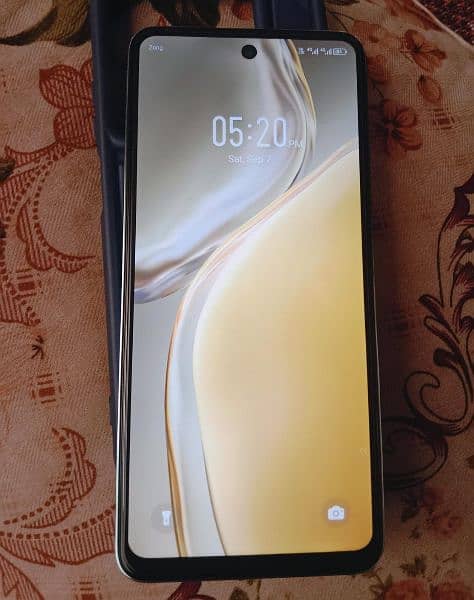 Infinix hot 40i 1 month use 10 by 10 condition complete box 8+8_128 2