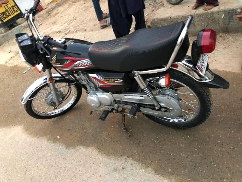 2024 CG Honda 125 black 3