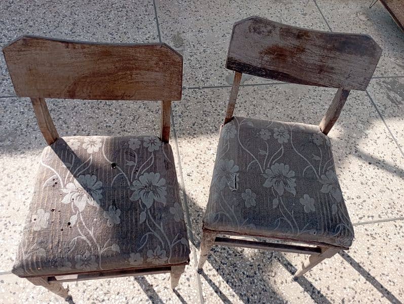 Old furniture chairs 0