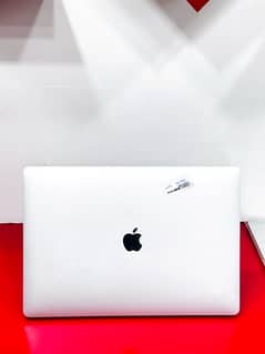 Macbook Pro A1990 32 1TB