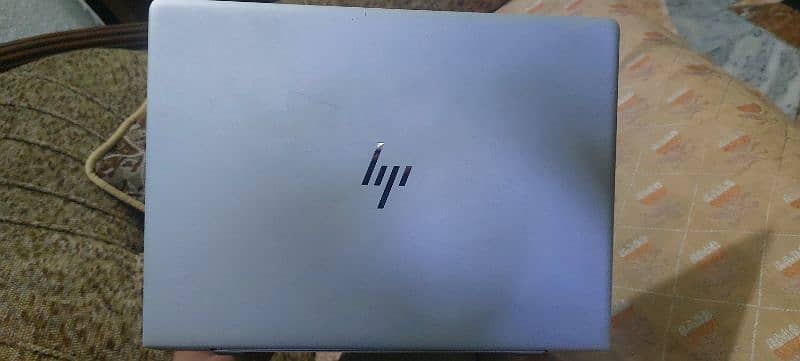 HP elitebook 830 G5 0