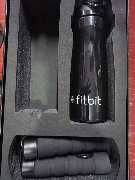 Fitbit 2 in 1 bottle with jumping rope 5