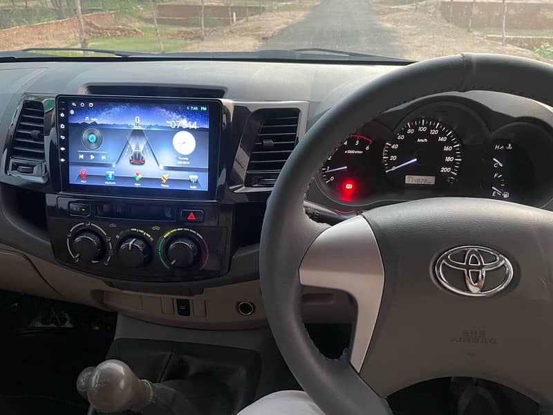 Toyota Hilux vigo champ 2013 5