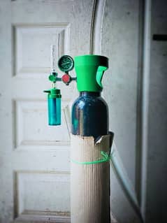 Oxygen cylinder