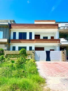 10 MARLA DOUBLE-STOREY HOUSE FOR SALE F-17 ISLAMABAD ALL FACILITIES AVAILABLE CDA APPROVED SECTOR