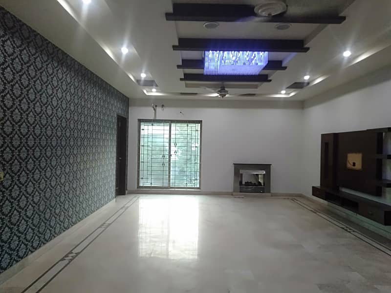 1Kanal Beautiful House Available For Sale DHA Phase 3 7