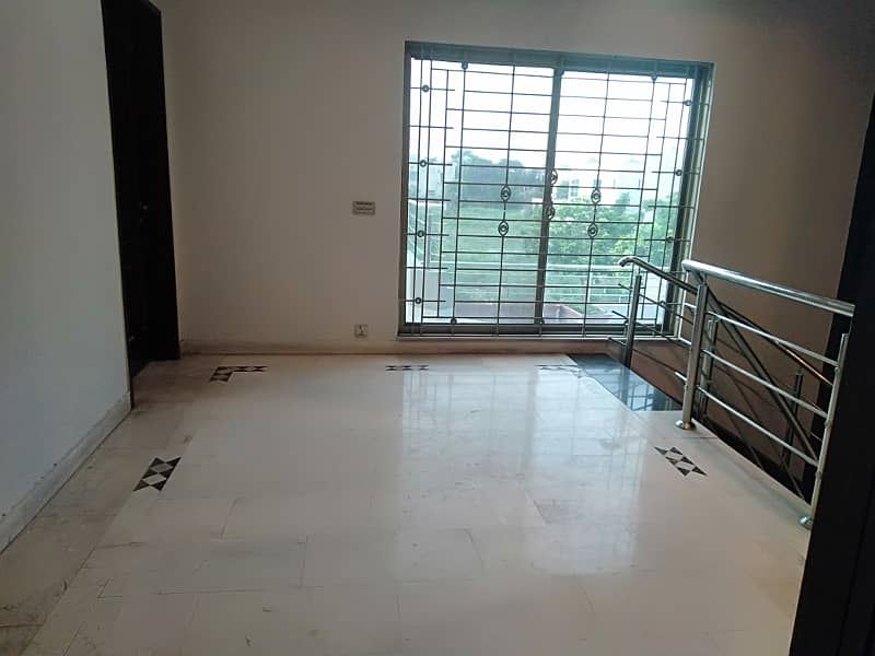 1Kanal Beautiful House Available For Sale DHA Phase 3 11