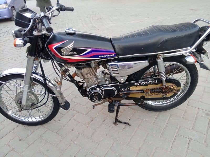 Honda 125 one hand use 1