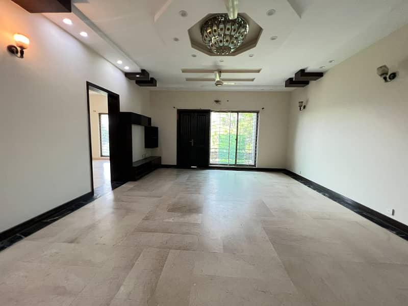 "Modern Living: 5 Bed Corner House For Rent In 20 Marla DHA Phase 6 Block H" 8