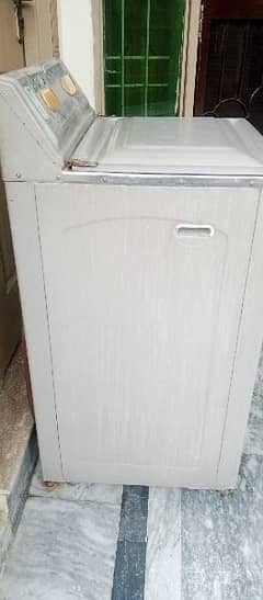 Excelent condition washing machine  works perfectly