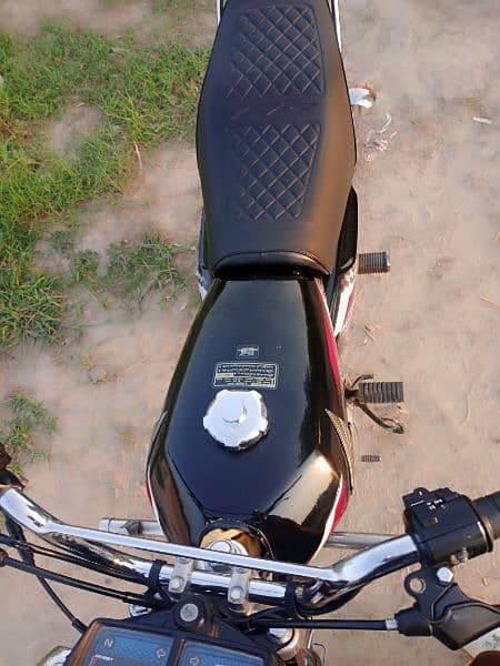 Honda 125 black 4