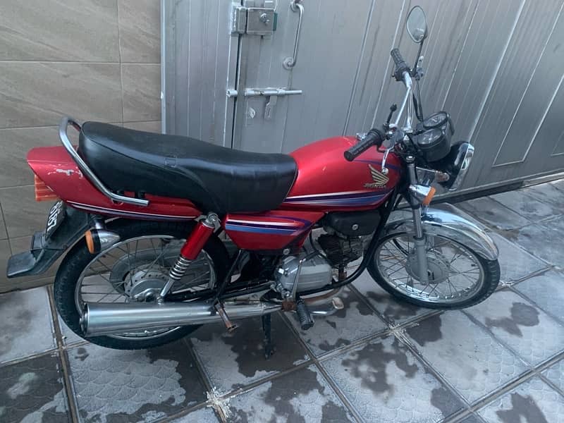 Honda CD 100 motorcycle 0