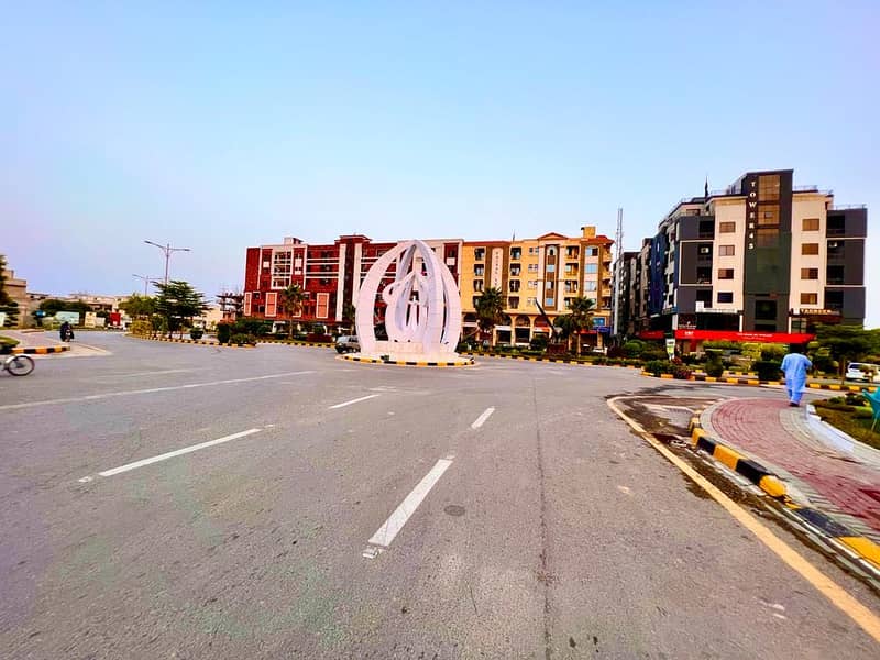 8 MARLA DOUBLE ROAD &PARKFACE PLOT FOR SALE IN C BLOCK FAISAL TOWN PHASE-1 31