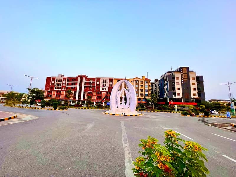 8 MARLA DOUBLE ROAD &PARKFACE PLOT FOR SALE IN C BLOCK FAISAL TOWN PHASE-1 33