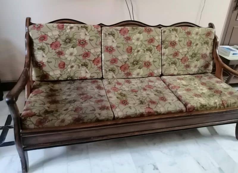 Sofa Set with tables made of good quality wood 1