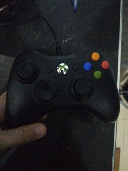 Xbox 360 Wired Controller 0