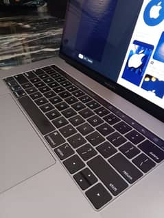 MacBook pro (2018_15.4 Inch) Intel_Core i7, 16/256 SSD