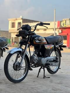 Black Honda CD70 model 2022 urgent for sale