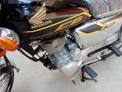 Honda 125 Karachi number 22 model