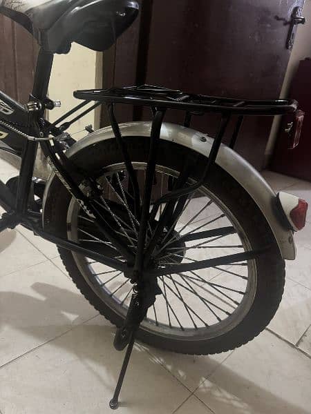 vezel bicycle in good condition 0