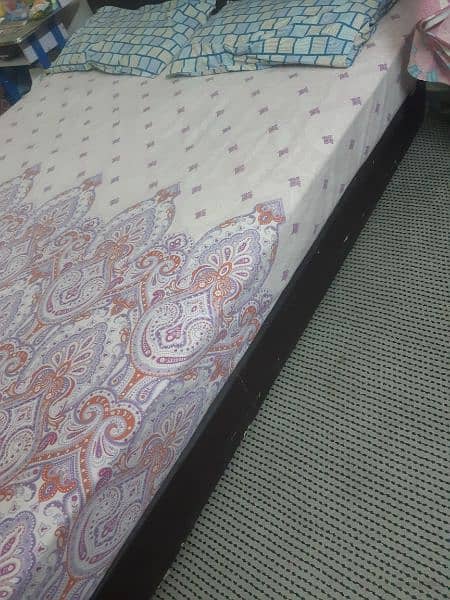 Queen size bed/molty foam queen size bed 3