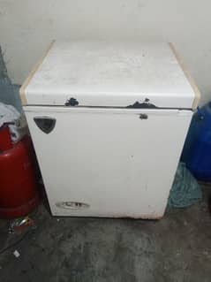 Deep freezer