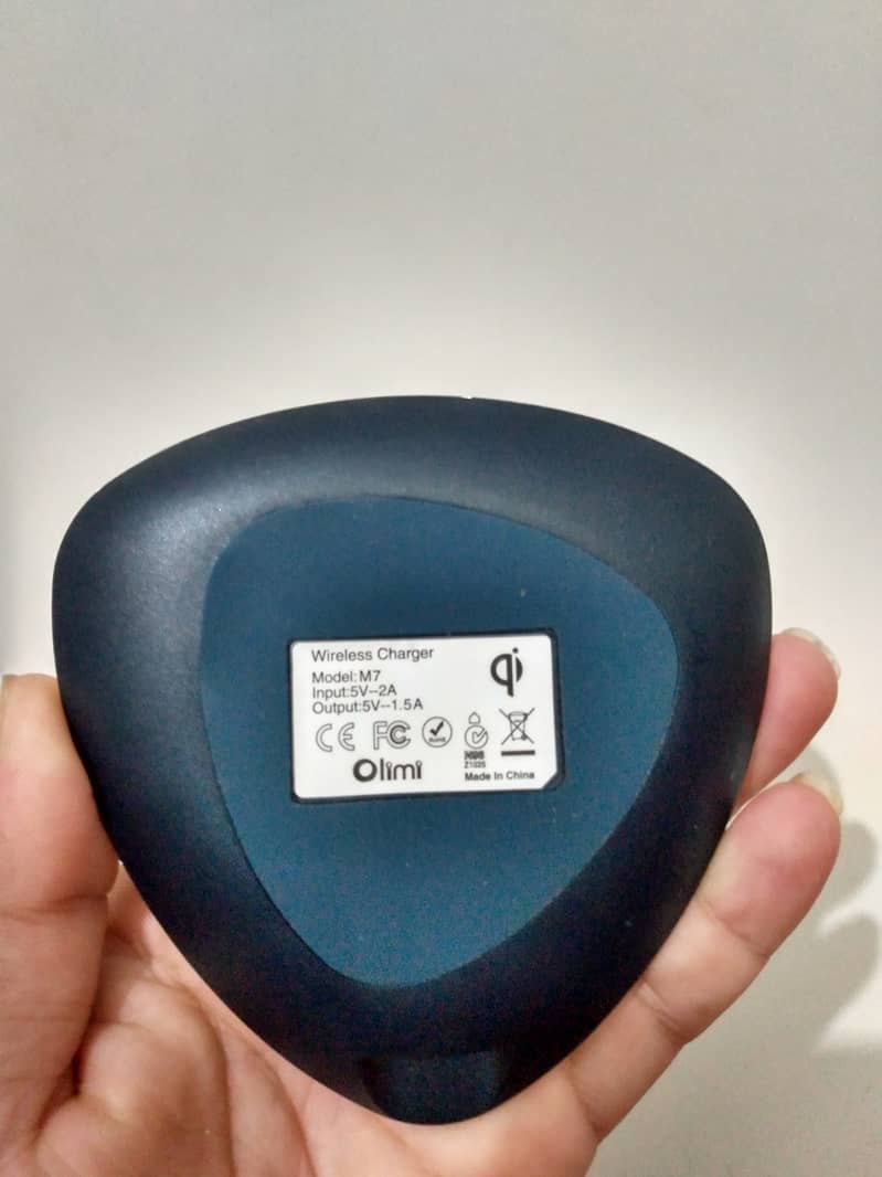 Wireless fast Charger for Samsung and other Androids. 1