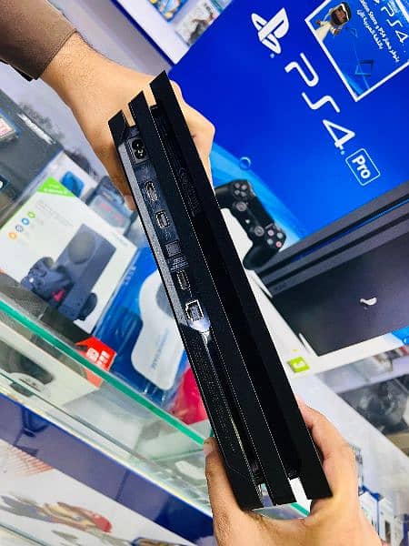 PS4 PRO 1TB 6