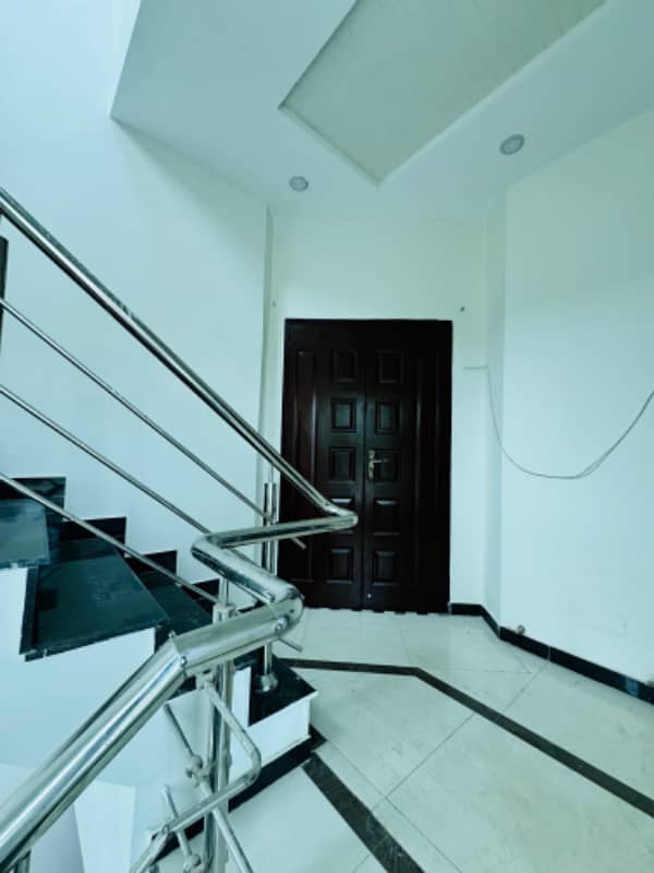 5 Marla LIKE BAND NEW HOUSE FOR RENT IN BAHRIA TOWN LAHORE 2