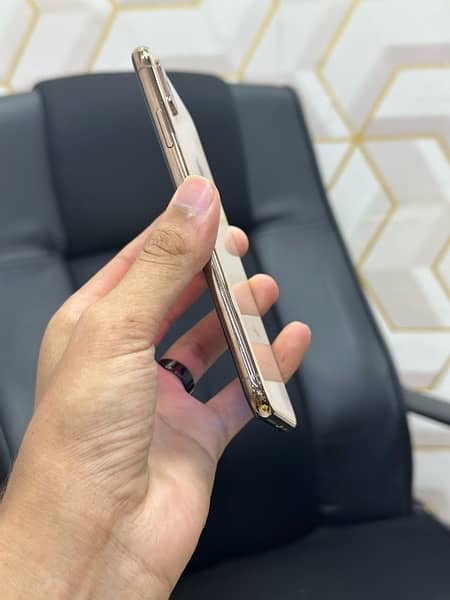 Iphone xsmax 64 gb pta approved 3