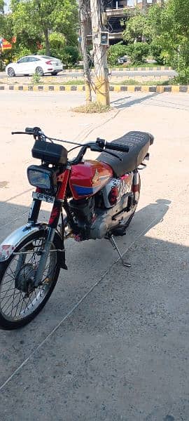 Honda 125 very good condition 2