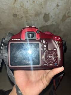 Canon D1100