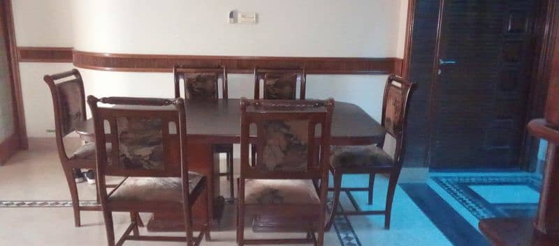 6 seater wood dinning table 0