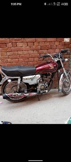 2019ka 10month ki 17 date ka bike ha 03364579370