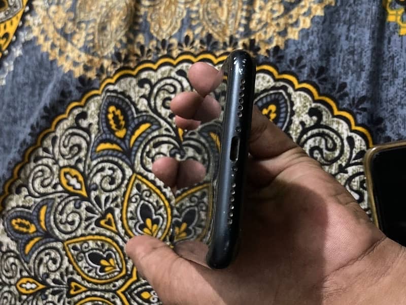 iPhone XR NON PTA 5