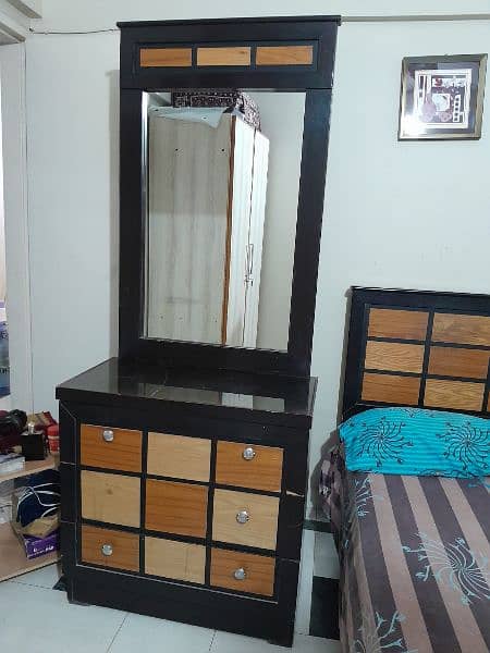 Double size bed with mattress and dressing table 1