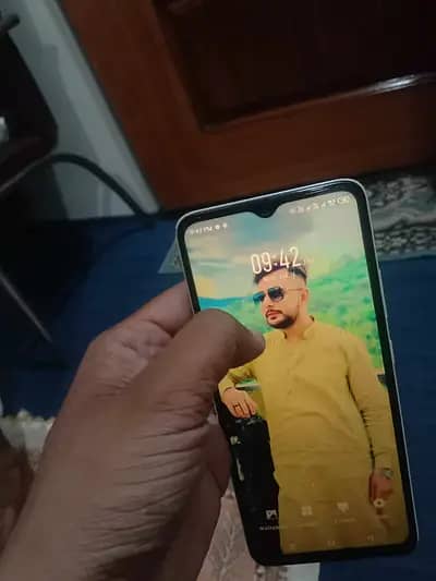 Infinix smart 7 8 64 box sath ha mobile bilkul new ha 3