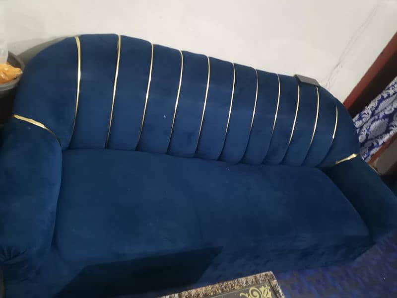 5 seater sofa set  Lush condition. . . only 2 month Use 1