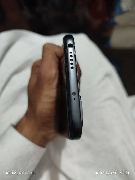 redmi note 11 bilkul ok hai daba charger available 1