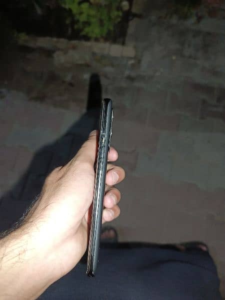 One plus 9 pro ( black matt) 5