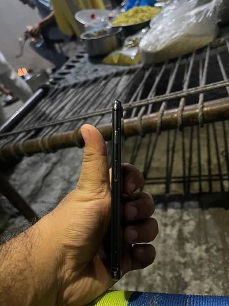 Iphone 7 with Original Charger 5