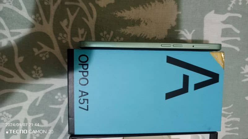 oppo A57/3+1 4gb,+64 GB 3