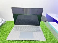 Microsoft Laptop 3 I5 10th 8/256 4gb intel iris plus graphicS