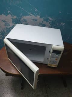 Dawlance Microwave Oven